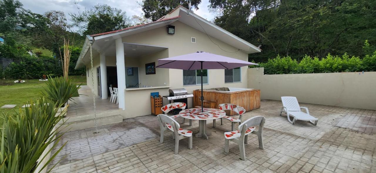 Villeta Casa De Campo Caracoli Spa Eksteriør bilde